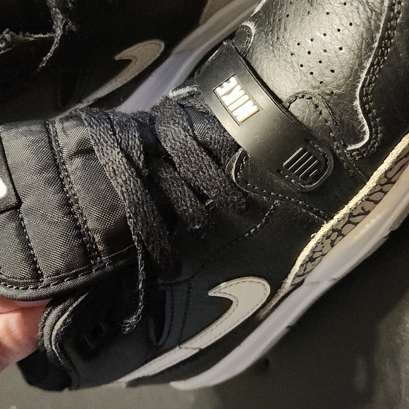 Kids Jordans - Picture 7 of 10